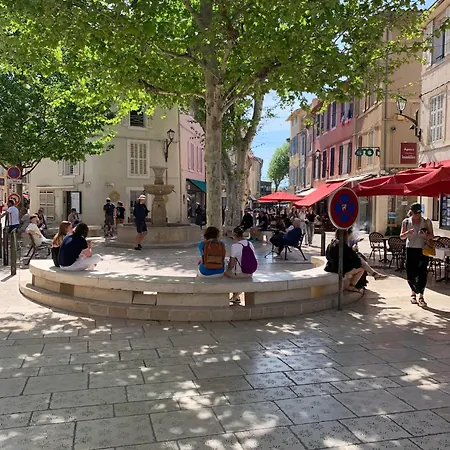 Soleil Bleu, T2, 53 M2 - 15min à Pied Des Plages * Le Pradet